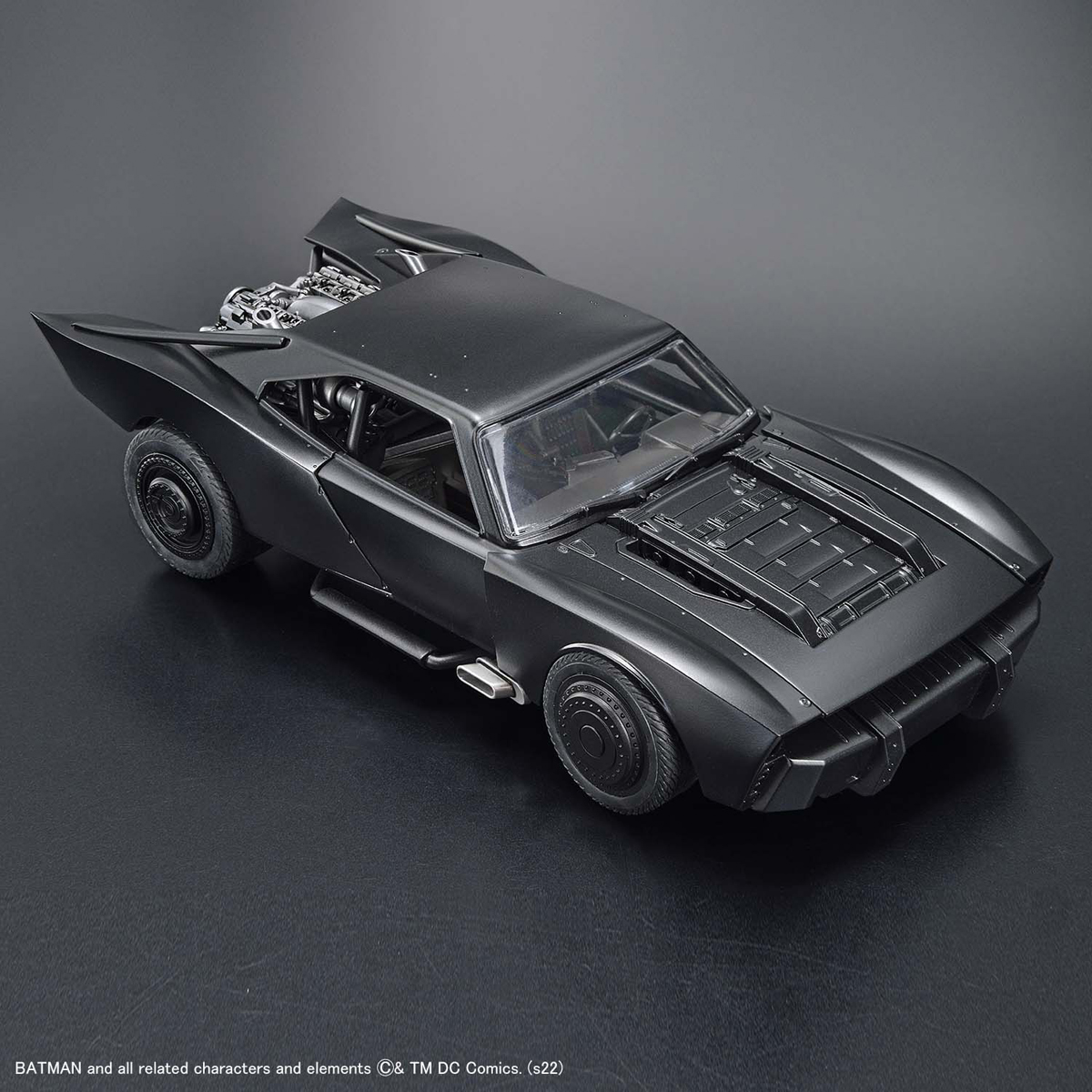 万代为纪念《新蝙蝠侠》年3月发布，推出了全新的batmobile拼装模型。