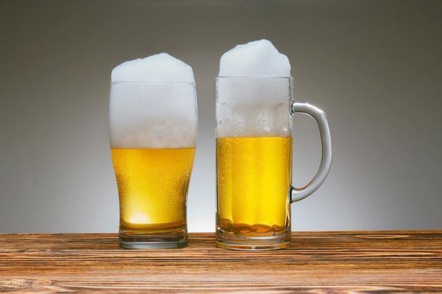 蚂蚁庄园7月14日：倒啤酒时为啥会产生大量的泡沫？