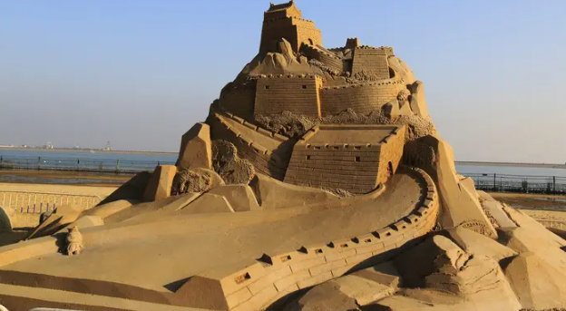 蚂蚁庄园12月15日：沙漠里的沙子能直接用来建造房屋吗