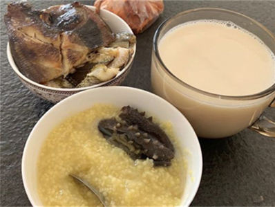 月子餐小米粥炖海参的做法，月子餐小米粥的做法和功效