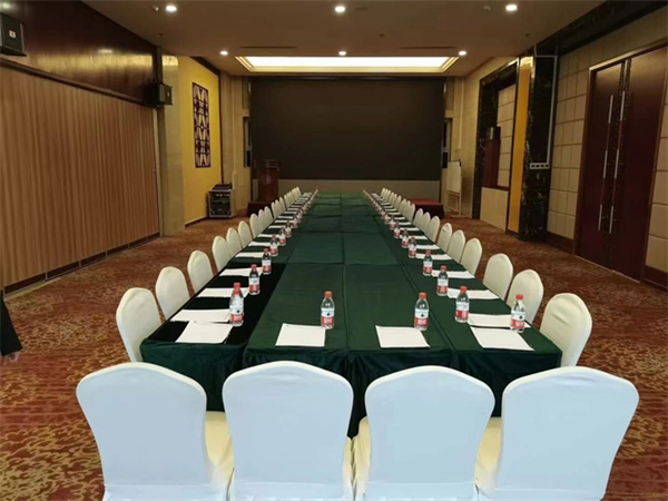 會(huì)議室倒茶水禮儀，會(huì)議室倒茶水禮儀順序先客人還是先主人